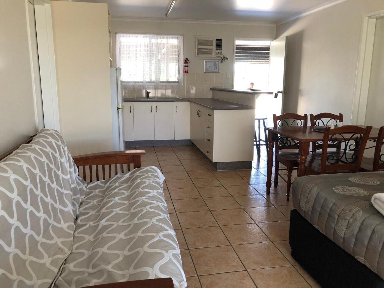 True Blue Motor Inn Rockhampton Eksteriør billede