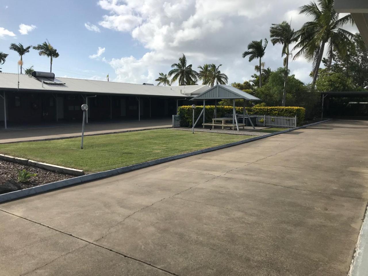 True Blue Motor Inn Rockhampton Eksteriør billede